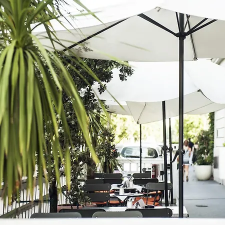 Weitzer - Centre Of Hotel 4*