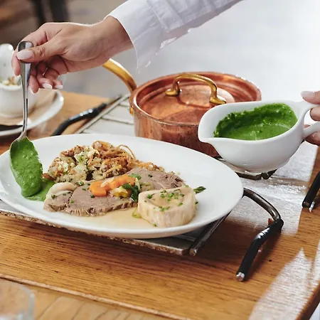 Weitzer - Centre Of Hotell 4*