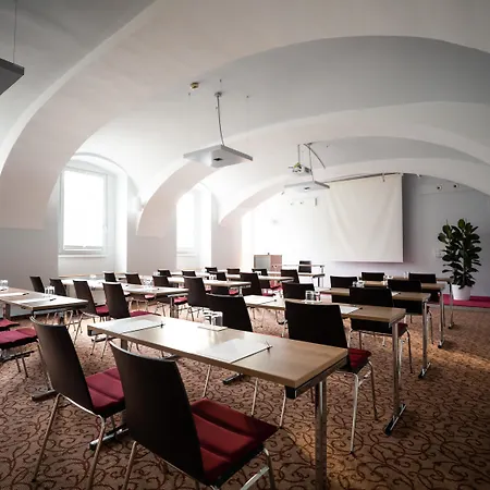 Weitzer - Centre Of Hotell 4*