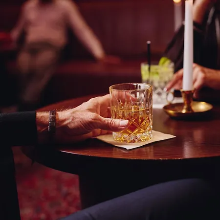 Weitzer - Centre Of 4*