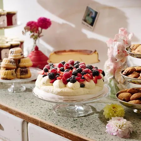 Weitzer - Centre Of 4*