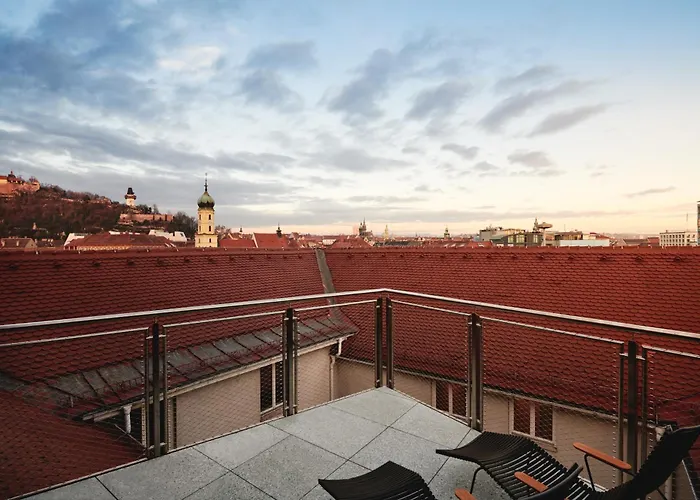 Weitzer - Centre Of 4*