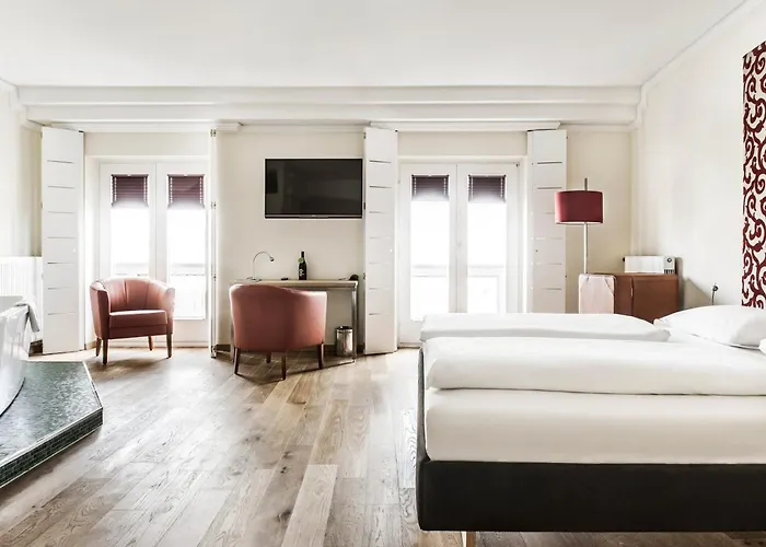 Hotel Weitzer - Centre Of 4*