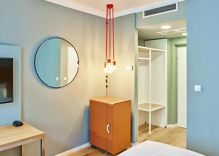 Weitzer - Centre Of Hotel 4*