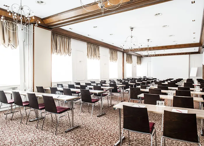 Weitzer - Centre Of Hotel 4*