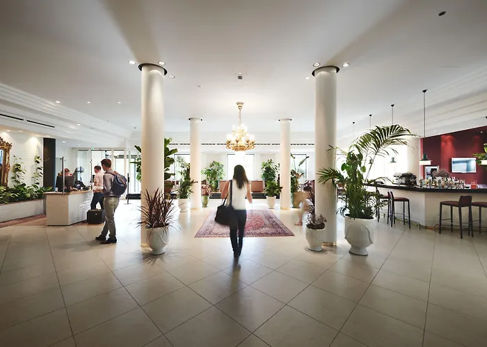 Weitzer - Centre Of Hotel 4*