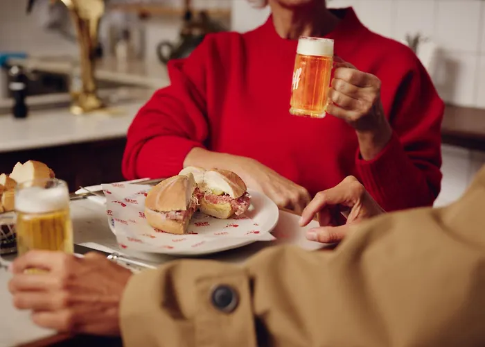 Weitzer - Centre Of Hotel 4*