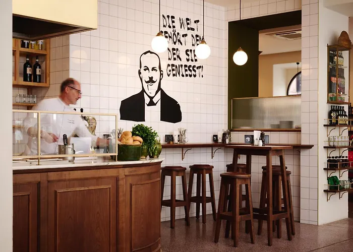 Weitzer - Centre Of Hotel 4*